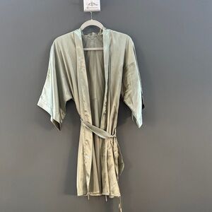 Chic Satin Kimono in Soft Green